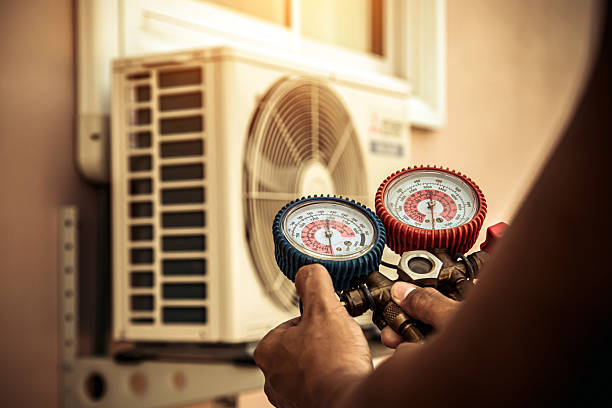 Professional Hvac technician working in Saint James, LA